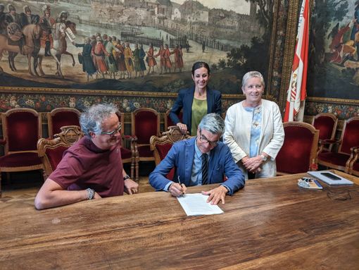 La firma della concessione La firma della concessione