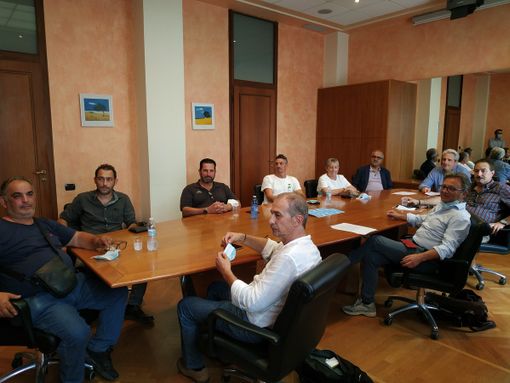 I presenti al momento della firma