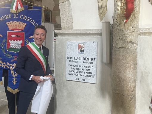 Crissolo: scoperta la targa in ricordo di don Luigi Destre