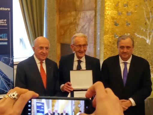 Banca Finanza, edizione da manuale sotto l'ombrellone sulla Giornata degli oscar Banca Finanza, edizione da manuale sotto l'ombrellone sulla Giornata degli oscar