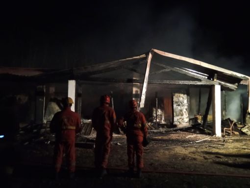 Santo Stefano Roero: spento in nottata l’incendio in località Berteri [FOTO]