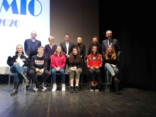 Fossano: premiati gli studenti per “Inventa il risparmio”