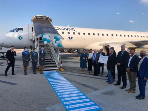 Le autorità intervenute per l’arrivo del volo Monaco-Cuneo a Levaldigi