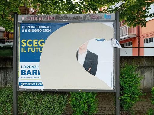 Alba, dopo i manifesti del candidato sindaco Gatto anche quelli della Lega sono stati danneggiati Alba, dopo i manifesti del candidato sindaco Gatto anche quelli della Lega sono stati danneggiati