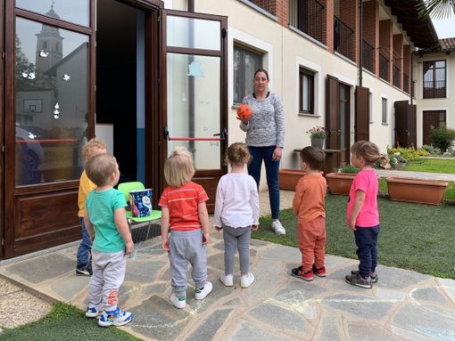 Un pallone da basket che rimbalza tra sorrisi e apprendimento: ecco cosa accade al Centro educativo ‘Il mondo di Alis’ di Marene, dove da qualche settimana si tiene un laboratorio di pallacanestro dedicato ai bambini. Un'iniziativa speciale che non solo avvicina i più piccoli a questo sport, ma rappresenta anche un simbolo di inclusione e crescita personale.