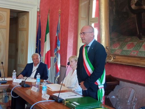 Racconigi, il sindaco sferza l’opposizione, ma tende la mano sul regolamento del Consiglio comunale Racconigi, il sindaco sferza l’opposizione, ma tende la mano sul regolamento del Consiglio comunale