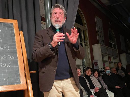 Alcuni momenti dell'incontro tenuto alla Fondazione Mirafiore di Serralunga d'Alba Alcuni momenti dell'incontro tenuto alla Fondazione Mirafiore di Serralunga d'Alba
