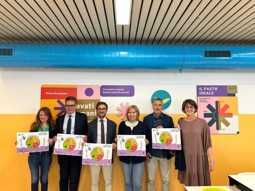 Primaria &quot;Coppino&quot; di Alba: inaugurati nella mensa i pannelli di educazione alimentare del progetto ABCIBI Scuole