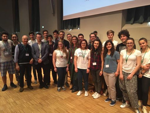 Tre giorni di approfondimento alla Scuola di Fisica di Torino per gli alunni del "Giolitti-Gandino" di Bra Tre giorni di approfondimento alla Scuola di Fisica di Torino per gli alunni del "Giolitti-Gandino" di Bra