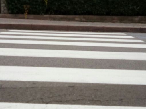 Cuneo, nuove strisce pedonali a Borgo San Giuseppe: "Lavori ultimati? Sembra di no"