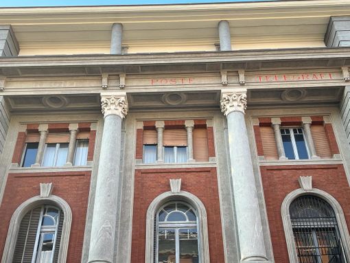 Cuneo: restaurata (parzialmente?) la facciata della Posta Centrale Cuneo: restaurata (parzialmente?) la facciata della Posta Centrale