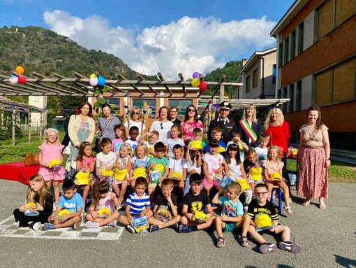 Revello celebra la Festa dei Remigini con un caloroso benvenuto ai piccoli alunni Revello celebra la Festa dei Remigini con un caloroso benvenuto ai piccoli alunni