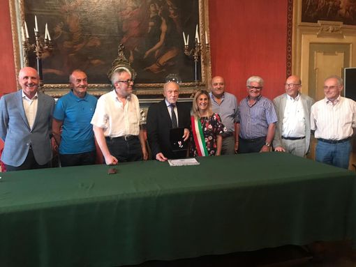 Riccardo Bonavita insignito della Croce Internazionale della FIODS Riccardo Bonavita insignito della Croce Internazionale della FIODS