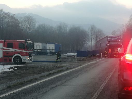 Il Tir fuoristrada a Rifreddo Il Tir fuoristrada a Rifreddo