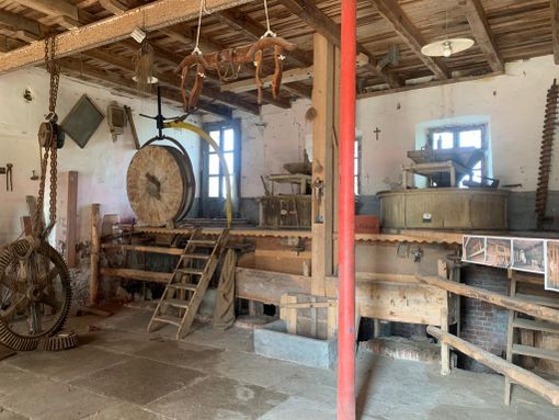 L'interno del mulino di Suniglia L'interno del mulino di Suniglia