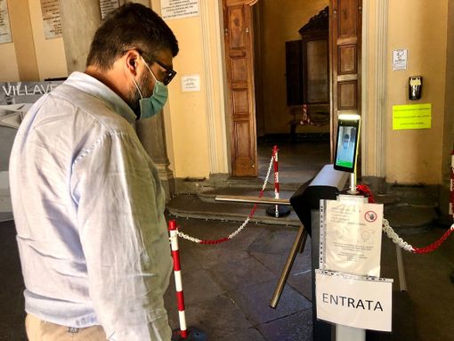 Il sindaco Mauro Calderoni &quot;testa&quot; il nuovo sistema di accesso automatizzato al Municipio