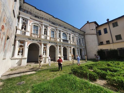 Una visita guidata a Palazzo Muratori Cravetta, uno dei siti accessibili con la "Cultura Card" Una visita guidata a Palazzo Muratori Cravetta, uno dei siti accessibili con la "Cultura Card"