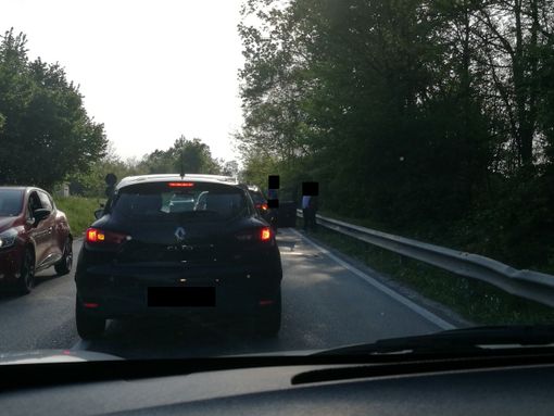 Tamponamento multiplo tra Roddi e Pollenzo: traffico bloccato sulla SP7