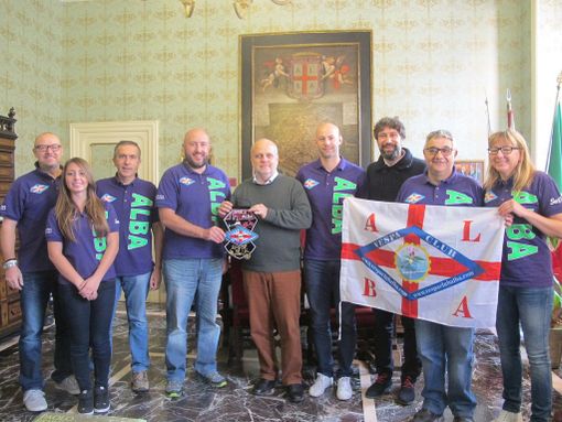 Alba: il Sindaco Maurizio Marello e l’Assessore Fabio Tripaldi hanno incontrato i membri dell’Associazione Vespa Club Alba