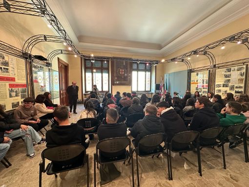 Visita in Comune per gli studenti degli indirizzi musicali gemellati di Alba e Vicchio Visita in Comune per gli studenti degli indirizzi musicali gemellati di Alba e Vicchio