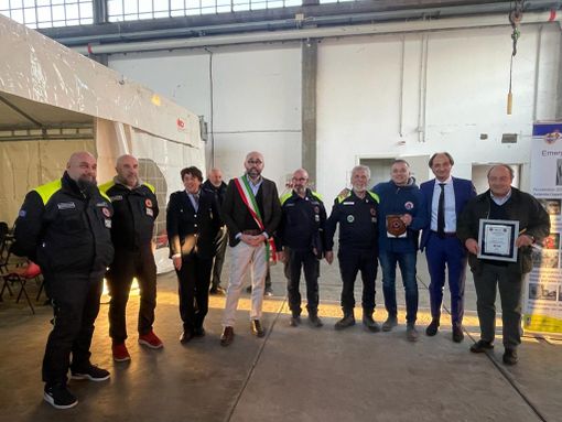 Il sindaco Robaldo con i monregalesi Mazzucco, Ravera, Contini, Camperi, la Comandante PL Chionetti, il Vicepresidente del Consiglio Regionale Graglia, il Consigliere FCRC Gula ed il Vicesindaco di Fossano Pellegrino