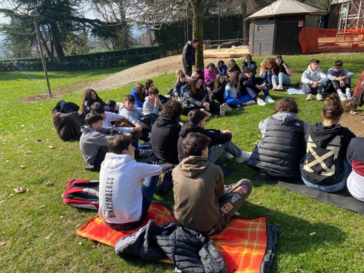 Incontro degli studenti del Liceo Socio-Pedagogico "De Amicis" con Banca Etica Incontro degli studenti del Liceo Socio-Pedagogico "De Amicis" con Banca Etica