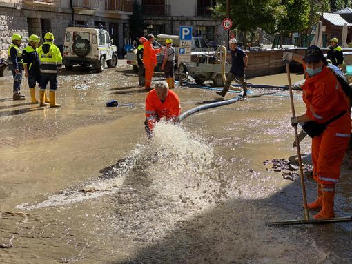 A Limone le strade sono fiumi: viabilità in ginocchio in tutta la zona (VIDEO) A Limone le strade sono fiumi: viabilità in ginocchio in tutta la zona (VIDEO)