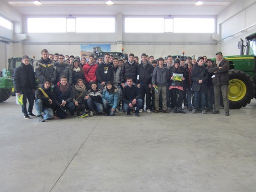 Nella foto il gruppo di ragazzi, accompagnati dal prof. Marco De Giorgis Nella foto il gruppo di ragazzi, accompagnati dal prof. Marco De Giorgis