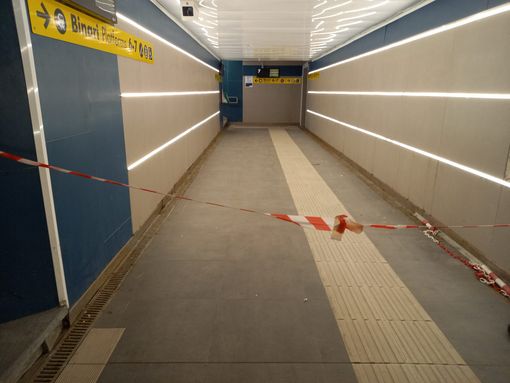 Tettoia pericolante alla stazione di Fossano: accesso chiuso ai binari 6 e 7