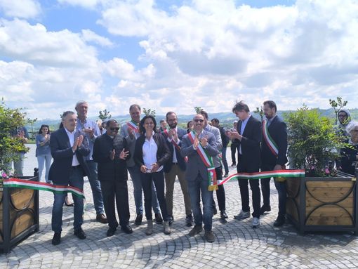Inaugurata a Rocca Cigliè la nuova piazza "Balcone di Langa"