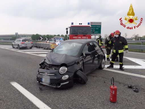Incidente sulla Torino-Savona, a Fossano: due auto coinvolte e quattro persone ferite Incidente sulla Torino-Savona, a Fossano: due auto coinvolte e quattro persone ferite