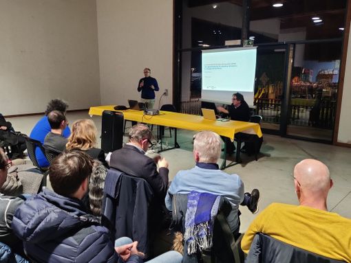 Una serata di presentazione della CER (Immagine di repertorio)