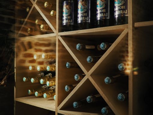Come organizzare una cantina per il vino