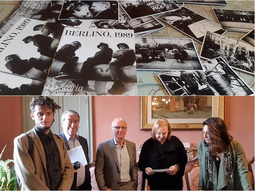 Saluzzo, conferenza stampa della mostra Berlino 1989: La Storia in istantanea. nella foto in basso, Mario Francesco Simeone, Giorgio Garuzzo, Mario Laporta, Rosalba Garuzzo, Attilia Gullino