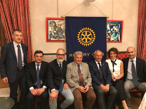 La famiglia Frandino alla conviviale Rotary con il presidente Andrea Galleano