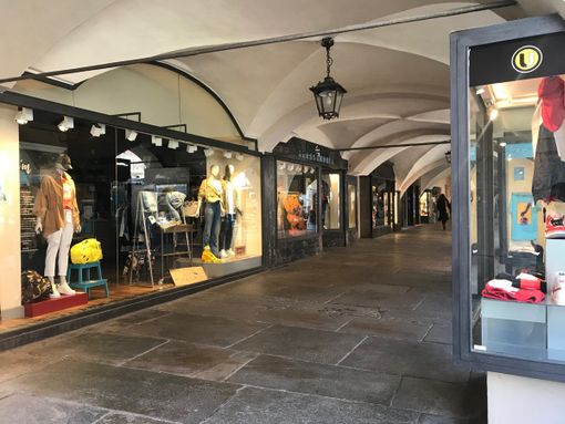 A Cuneo negozi aperti anche l’1 e 2 novembre