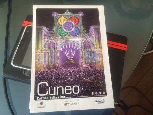 Le luci dell'Illuminata diventano il simbolo di Cuneo sulla cartina della città