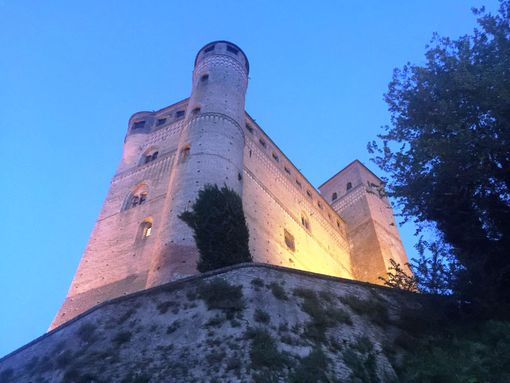 Il castello di Serralunga