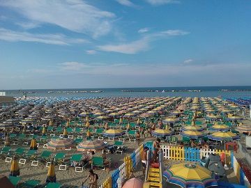 Anche a Cesenatico si legge tutti i giorni Targatocn.it... e tu? Anche a Cesenatico si legge tutti i giorni Targatocn.it... e tu?