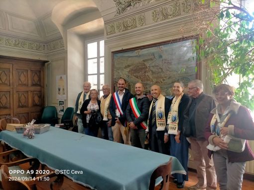 Una delegazione di Le Val in visita alla città gemella Ceva per la mostra del Fungo