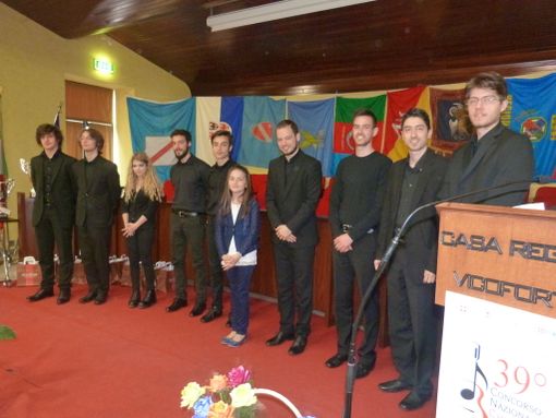 Roburent, il concorso di chitarra conquista anche gli applausi dei politici Roburent, il concorso di chitarra conquista anche gli applausi dei politici