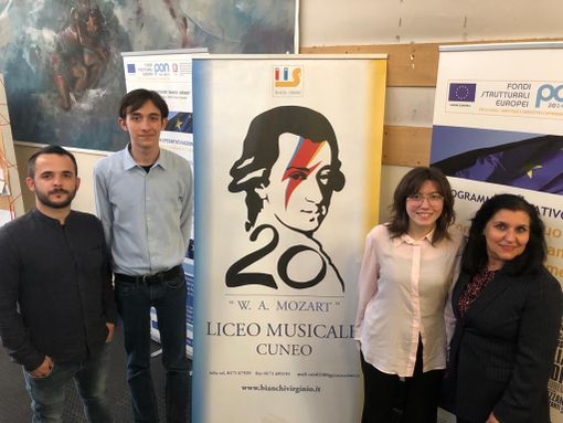 Aldo Camandona, seguito dal professor Elia Faletto e Ginevra Anghilante, seguita dalla professoressa Elda Giordana