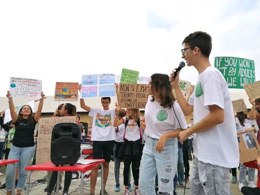 Un momento del terzo sciopero per il clima, venerdì scorso al Parco Boblingen Un momento del terzo sciopero per il clima, venerdì scorso al Parco Boblingen