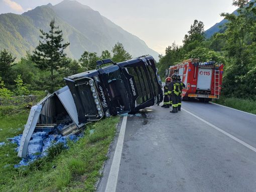Camion fuori strada a Sant'Anna di Vinadio