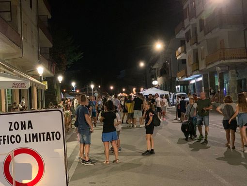 San Giacomo di Roburent: “boom” di turisti nel weekend, ma qualche disagio per la grande affluenza di giovani