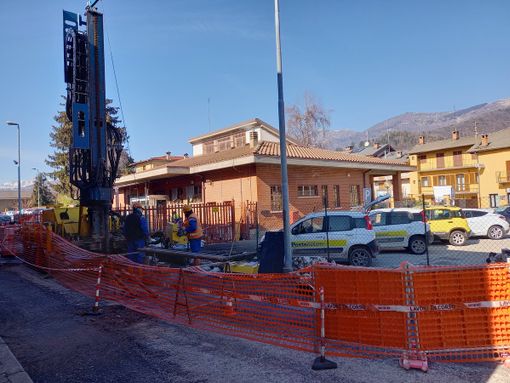 Lavori di controllo e verifiche su una vecchia cisterna all'uffficio postale di Dronero Lavori di controllo e verifiche su una vecchia cisterna all'uffficio postale di Dronero