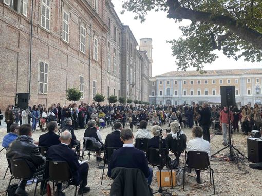 Un momento dell'esibizione a Torino Un momento dell'esibizione a Torino