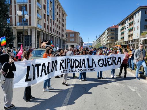 A Cuneo il Corteo per la Pace, nel secondo anniversario dall'invasione russa dell'Ucraina