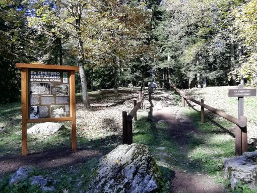 In Valle Pesio l’ex cimitero partigiano di Pian delle Gorre In Valle Pesio l’ex cimitero partigiano di Pian delle Gorre