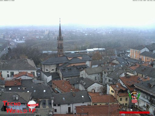 Cuneo sotto una debole nevicata Cuneo sotto una debole nevicata